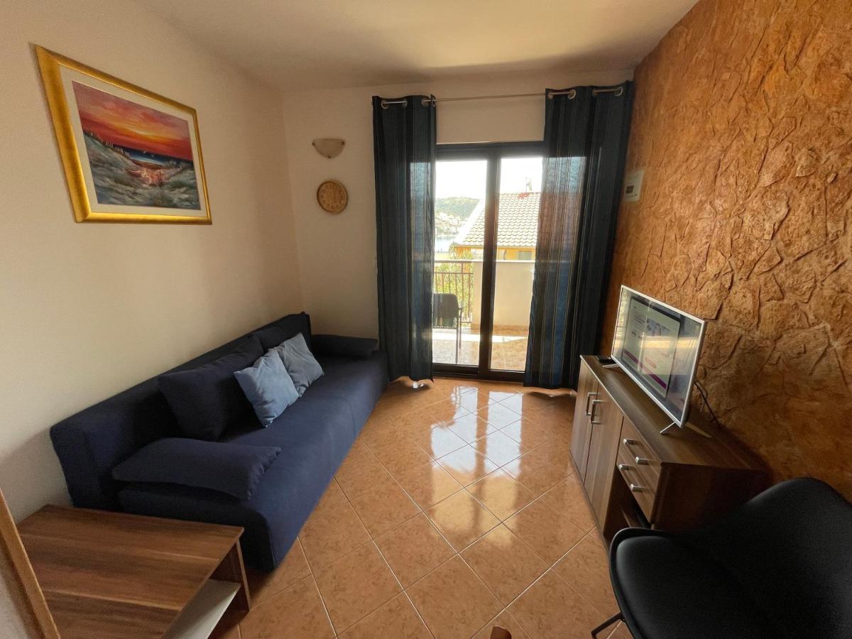 Apartment Jakasa Trogir Exterior foto